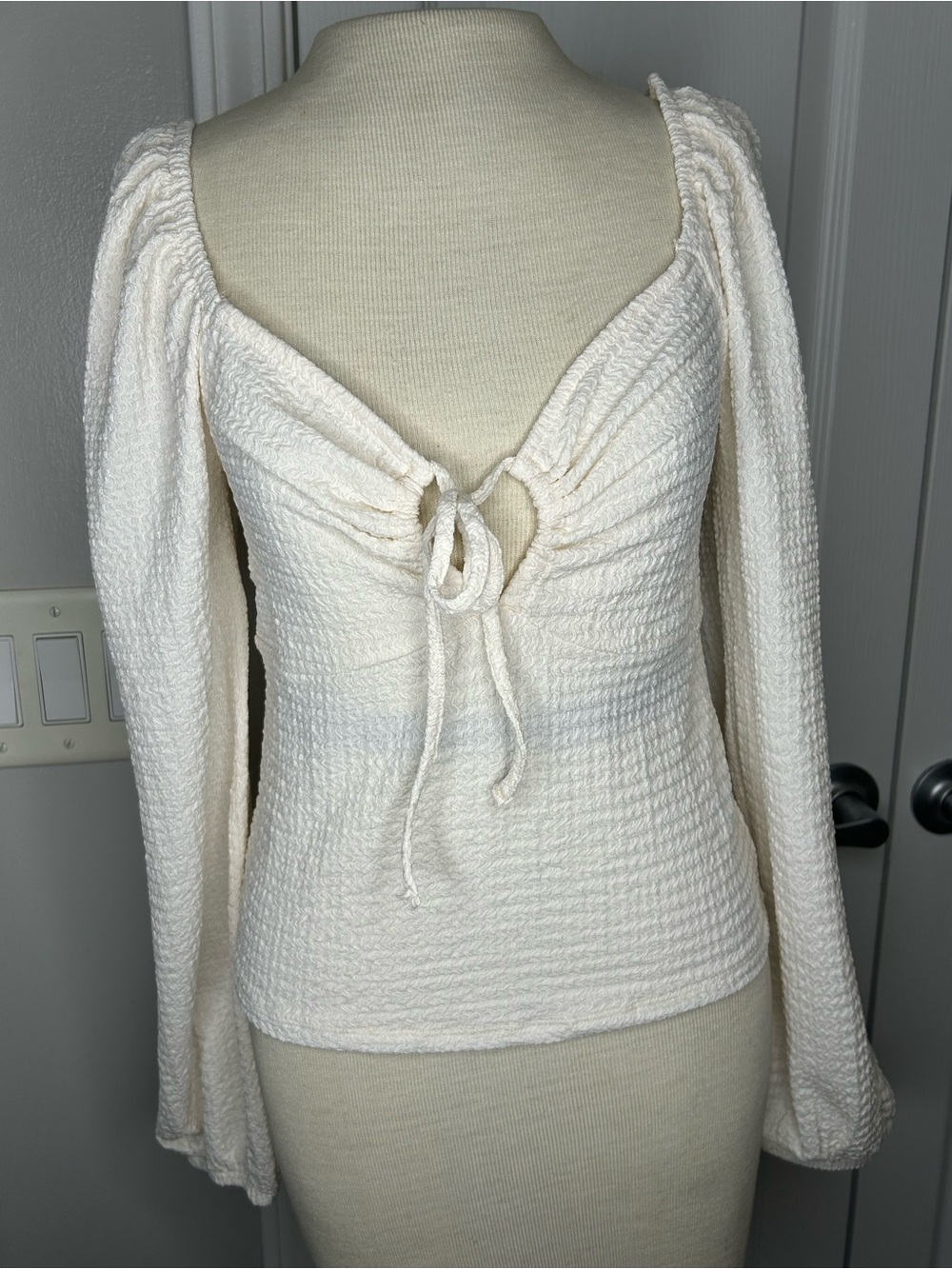 Spring + Mercer White Textured Tie Front Long Sleeve Top Size M NWT